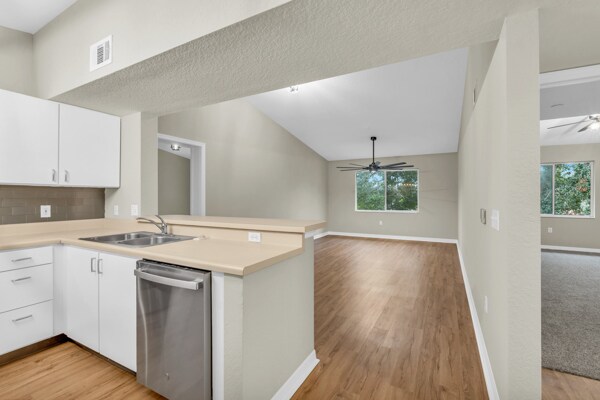 Building Photo - 1549 Sandpiper St