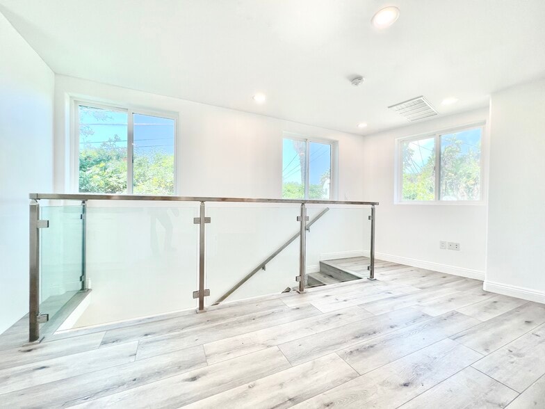 Building Photo - 2041 Linnington Ave