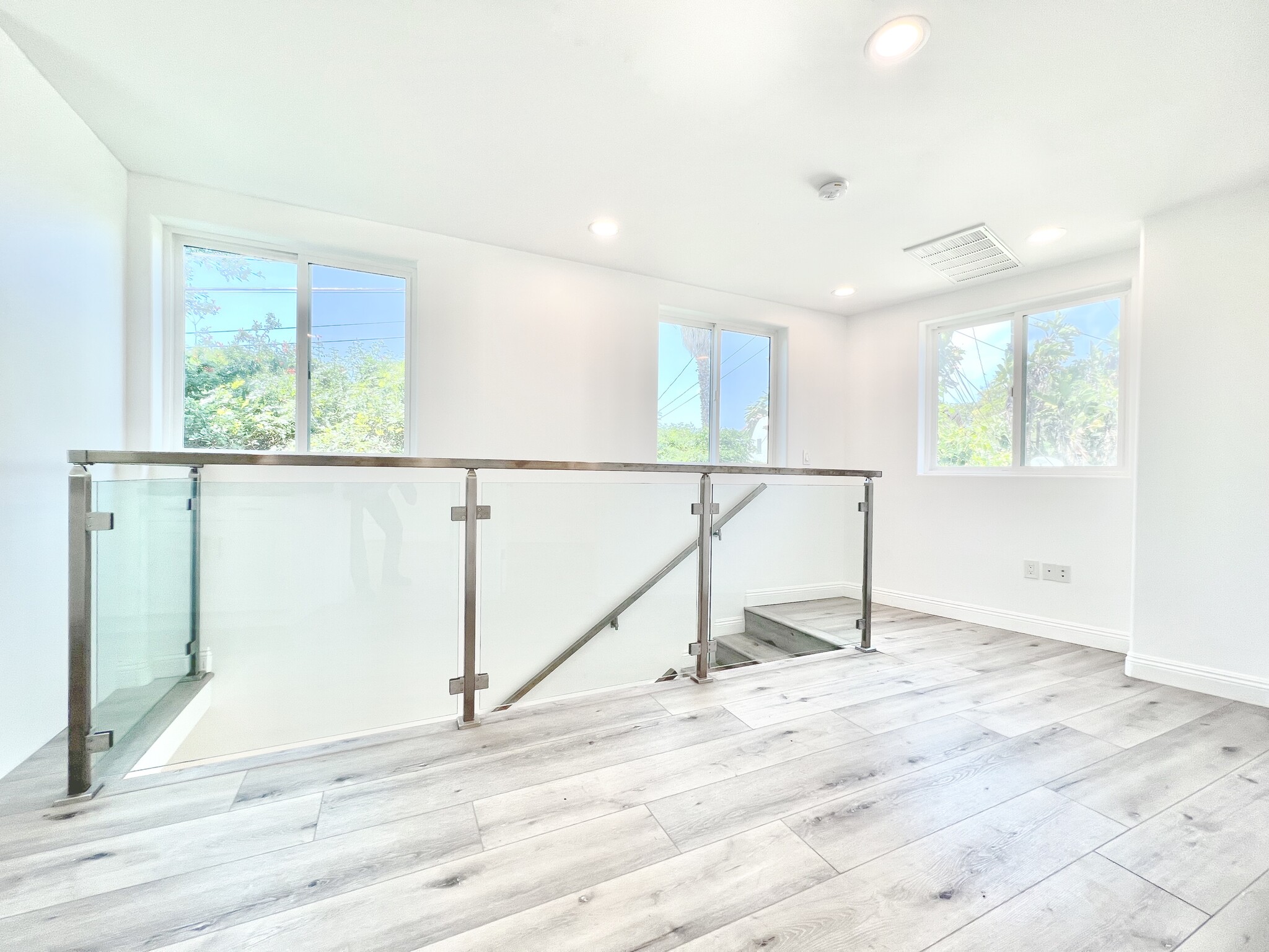 Building Photo - 2041 Linnington Ave