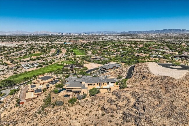Building Photo - 5 Promontory Pointe Ln