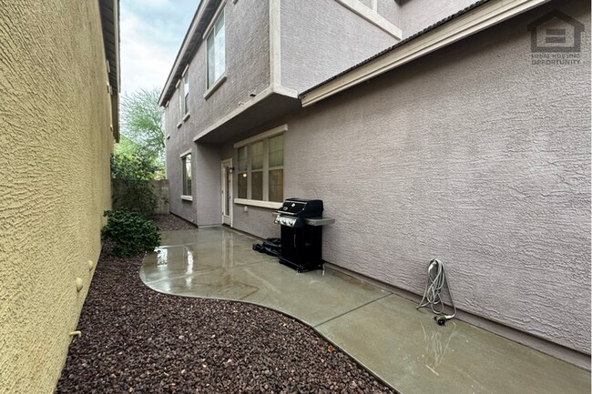 Building Photo - 3Bed/2.5Bath House at Union Hills Dr/32nd St! Ready for Immediate Move-In!