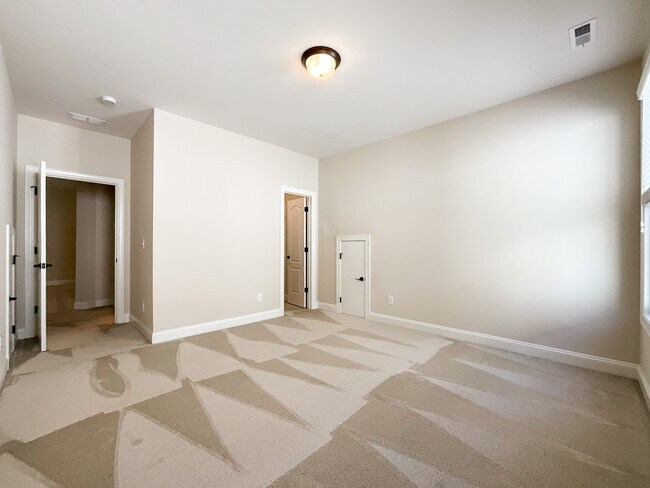 Building Photo - 214 Smithfield Dr