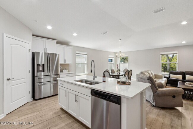 Building Photo - 66103 Edgewater Dr