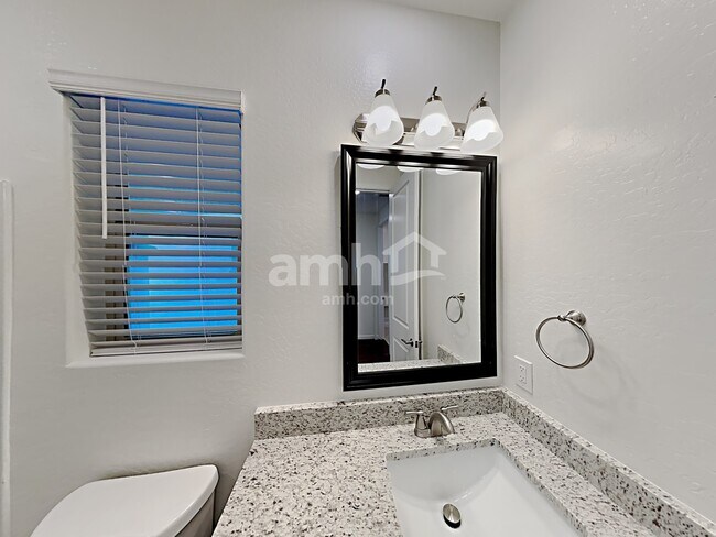 Building Photo - 431 W Organ Pipe Dr