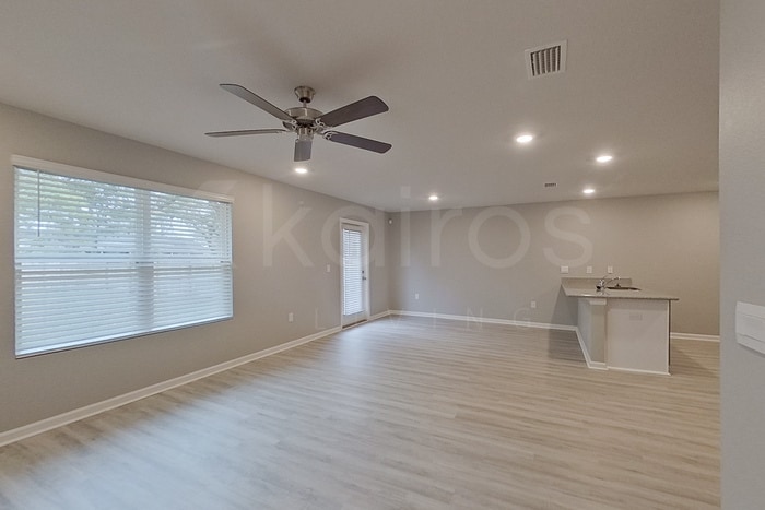 Building Photo - 373 Monarch Ln