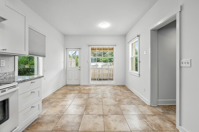 Building Photo - 234 Australian Ave