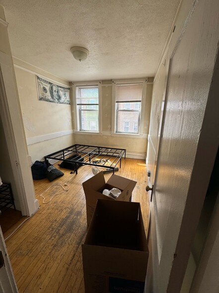 Building Photo - 161 Endicott St