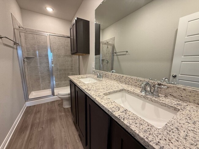 Building Photo - 3bd 2ba in Prime Location