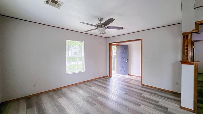 Building Photo - 613 W 23rd St