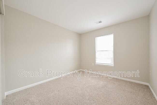Building Photo - 1495 Red Cliff Way