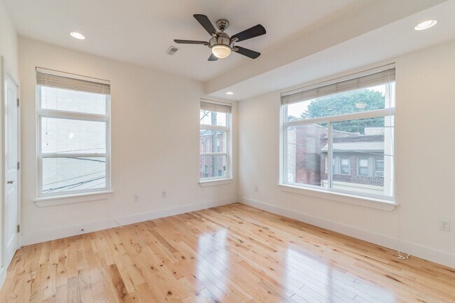 Building Photo - 916 N 19th St