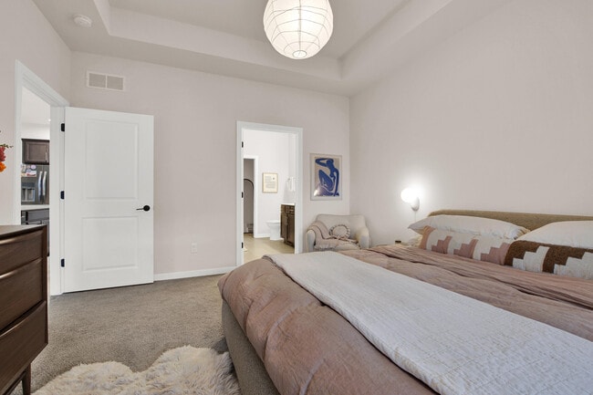 Building Photo - W204N1763 Laurel Pl