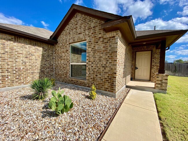 Building Photo - 466 Eagle Brook Ln