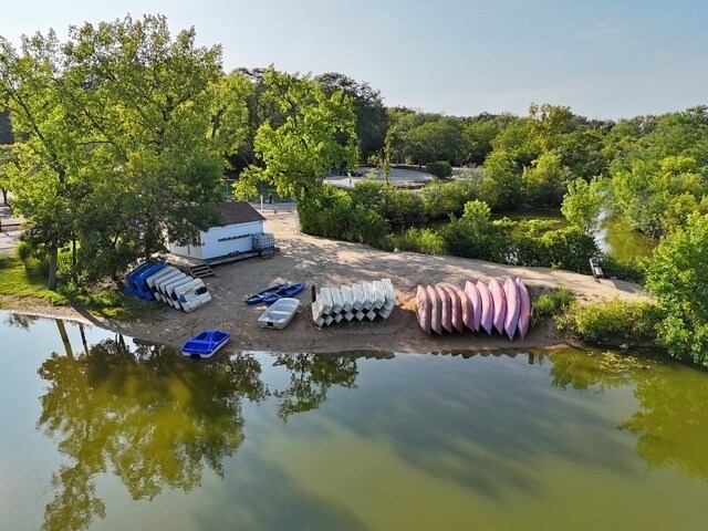 Building Photo - 5821 Oakwood Dr