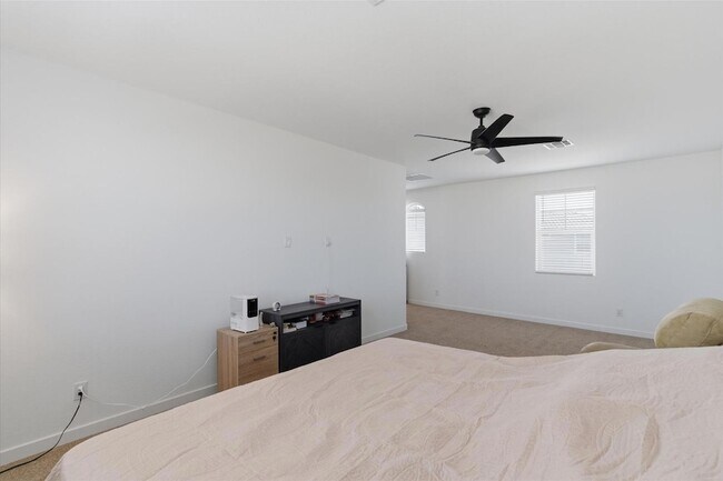 Building Photo - 5935 S Coyote Canyon