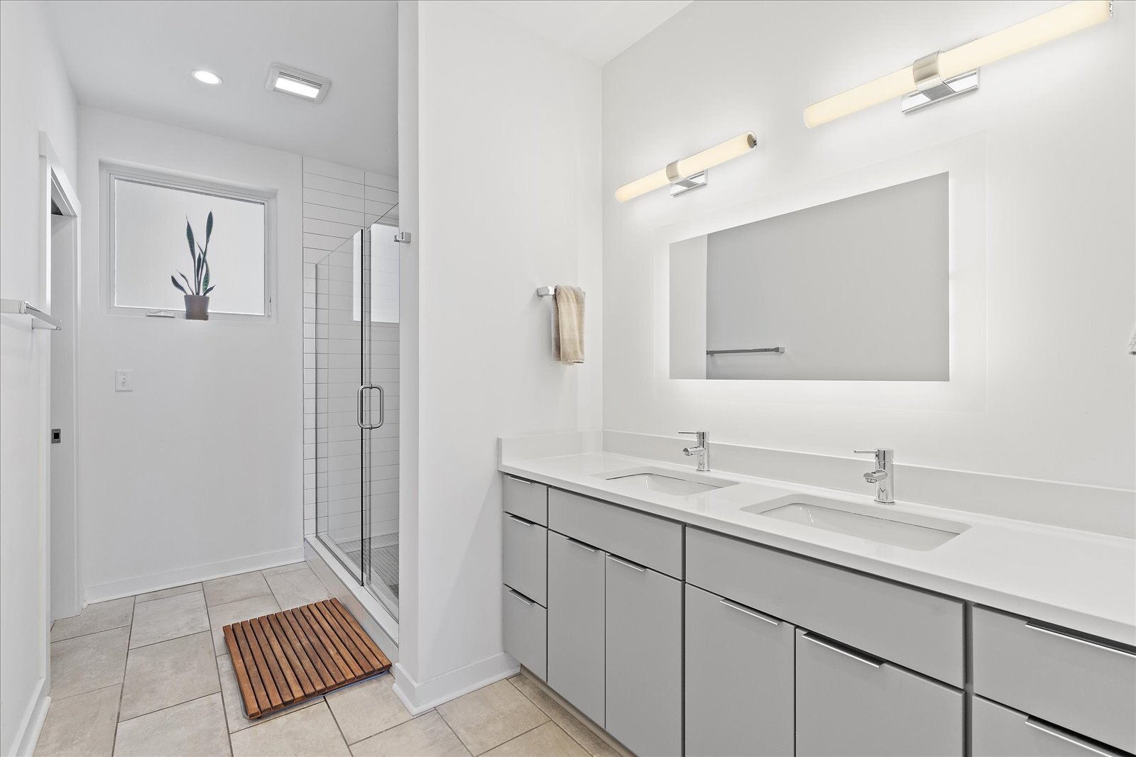 Building Photo - 411 Fairpoint St