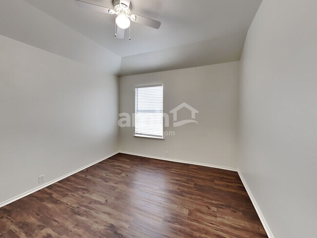 Building Photo - 2516 Aiken Ln