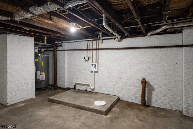 Building Photo - 64 N 13th St