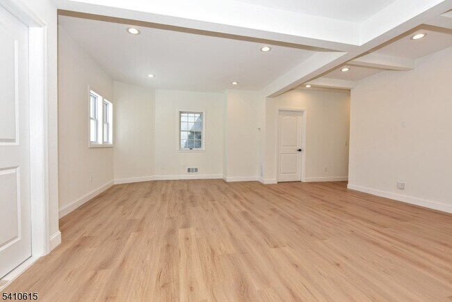 Building Photo - 383 Lafayette Ave