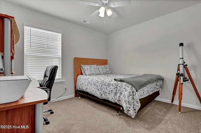 Building Photo - 519 Birdsong Dr