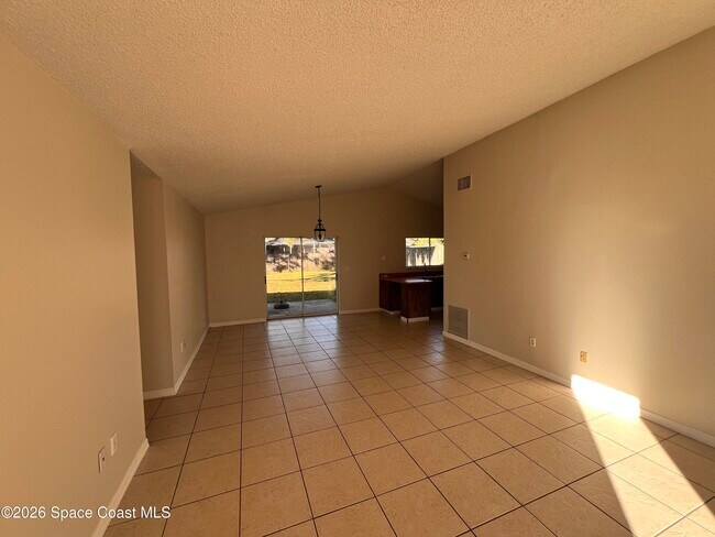 Building Photo - 1163 Beacon St NW