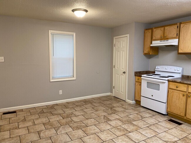 Building Photo - 259 Melwood St