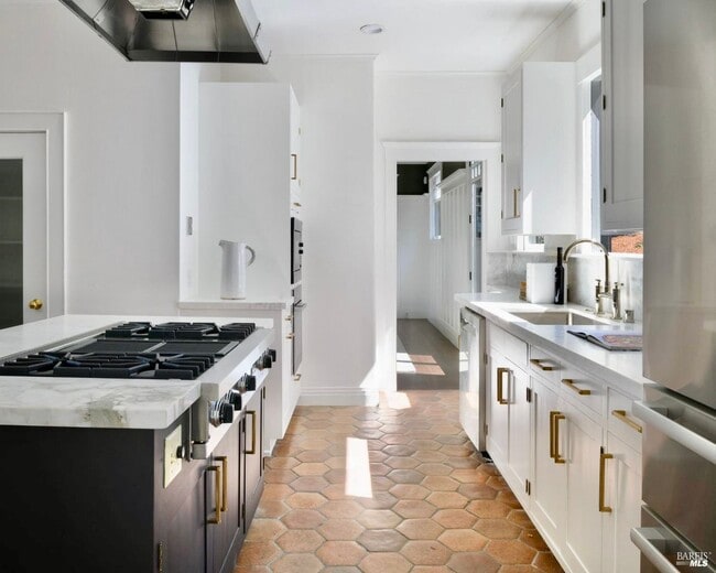 Building Photo - Gorgeous Sausalito Grand Craftsman Home w/...