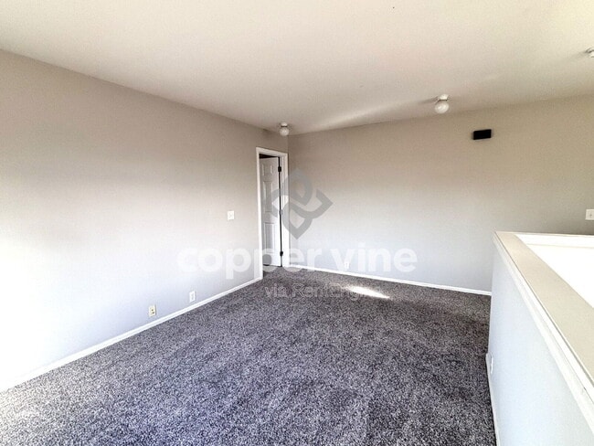 Building Photo - 160 Alyssum Dr