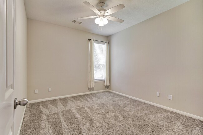 Building Photo - 126 S Regan Mead Cir