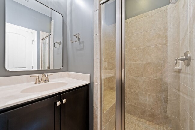 Building Photo - Available Early April! Gorgeous Updated 5-Bedroom, 5-Ba in the Desirable Amberly Community!