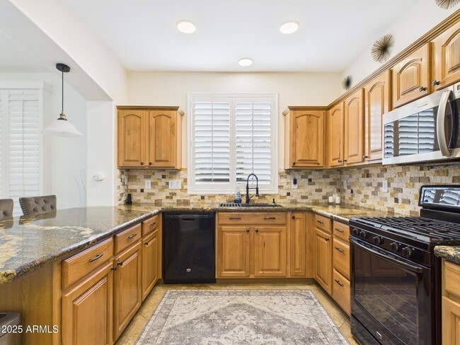 Building Photo - 2326 W Sleepy Ranch Rd