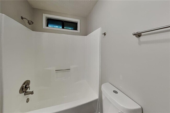 Building Photo - 4094 Maxanne Dr NW