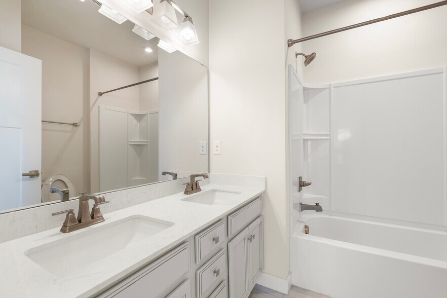 2nd bathroom - upstairs - 1578 Drakes Creek Rd