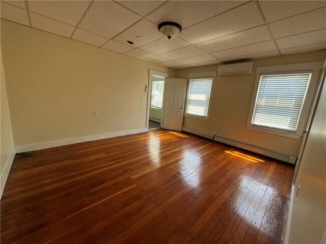 Building Photo - 40-40 Freebody St