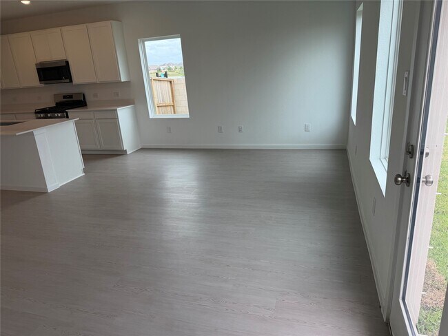 Building Photo - 2226 Salinas Dr