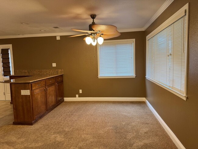 Building Photo - Single level home on large lot