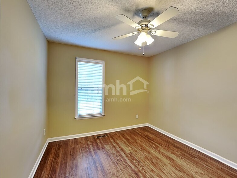 Building Photo - 941 S Philwood Ct