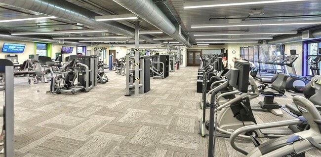 Building Photo - 2068 Sifield Greens Way