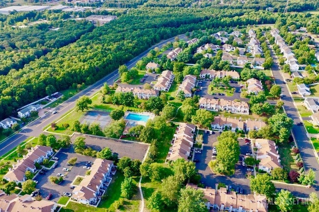 Building Photo - 29 Chatham Square