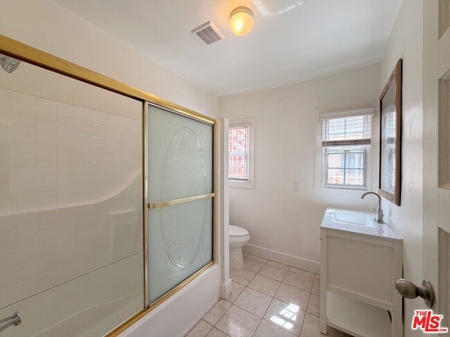 Building Photo - 173 Mariposa Ave