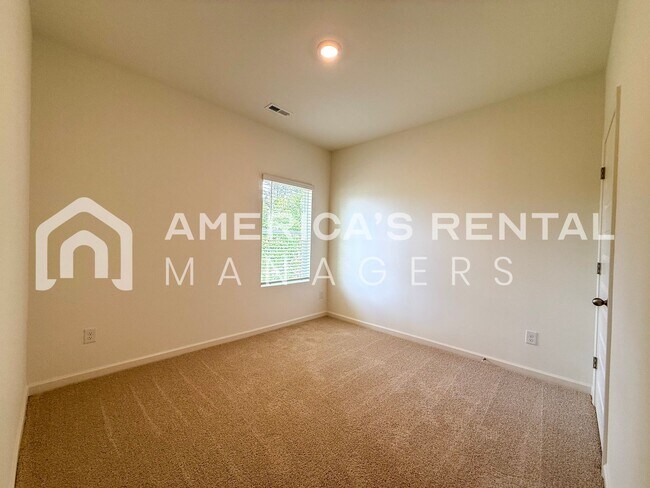 Building Photo - DEPOSIT PENDING! Coming Soon! Available to...