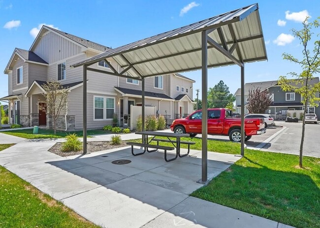 Building Photo - 7353 N Lucy Rose Ln
