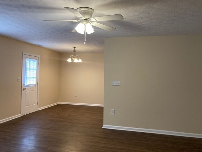 Building Photo - 109 Kestrel Ct
