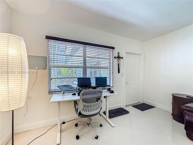 Building Photo - 2600 S Ocean Dr