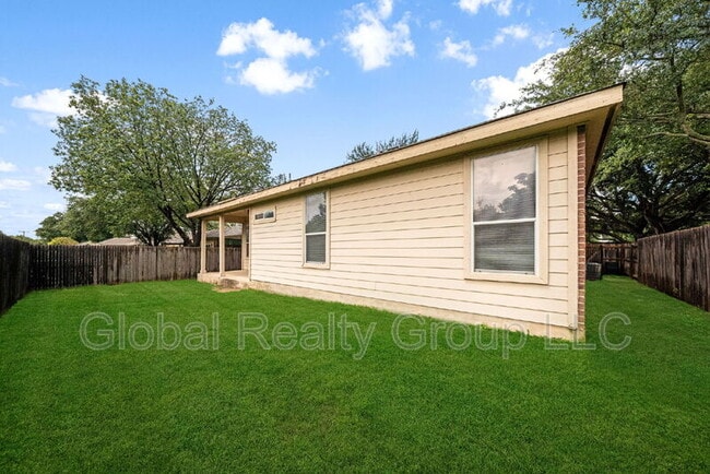 Building Photo - 229 Spice Oak Ln