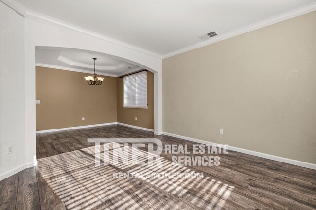 Building Photo - 6530 Aster Ct