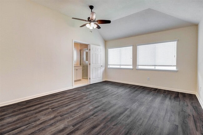Building Photo - 26603 Summerbend Hollow Ln