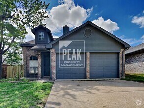 Building Photo - Beautiful Home ready for a June MOVE-IN!