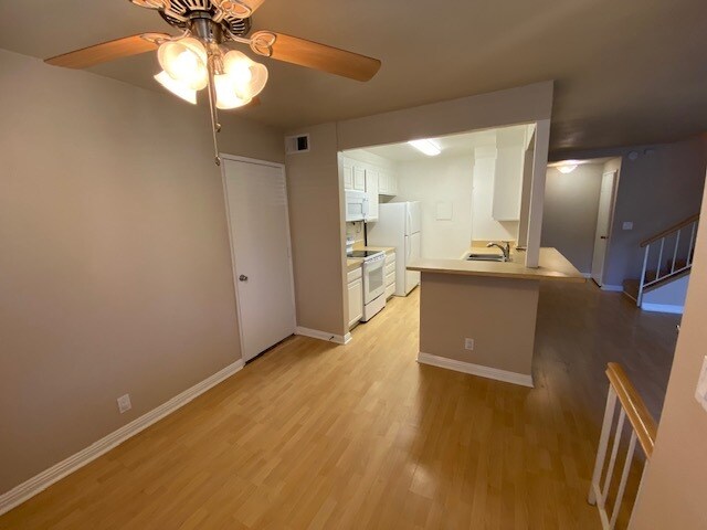 Building Photo - 8074 Woodland Dr