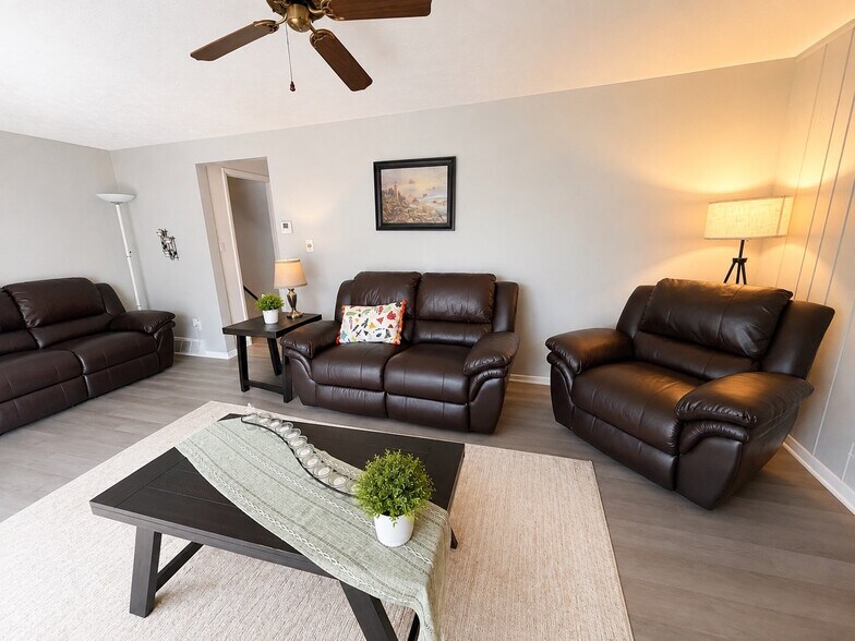 Building Photo - 4301 Cox Dr
